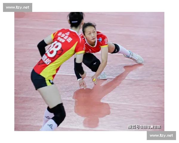 刁琳宇一句话逗笑惠若琪 万梓玥互动暖透排球赛场